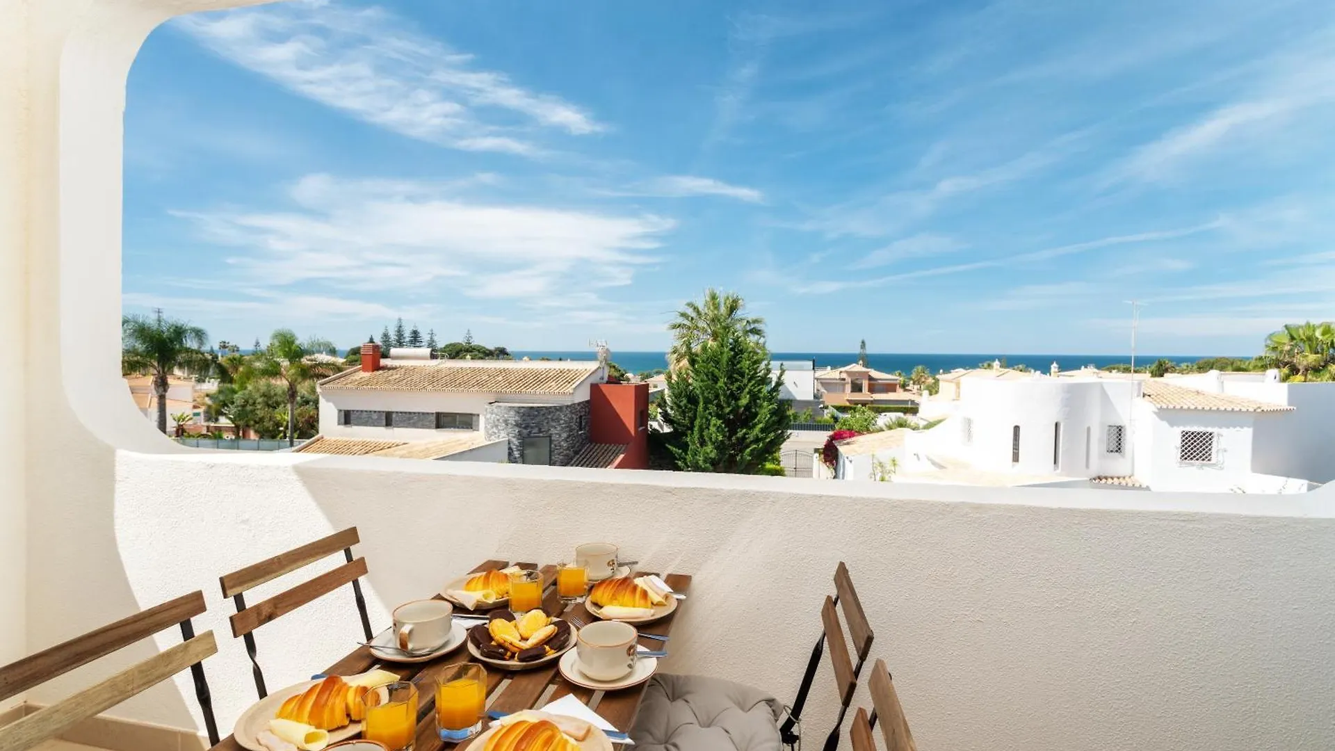 Host Wise - Bright Lovely Flat - Balcony Guia