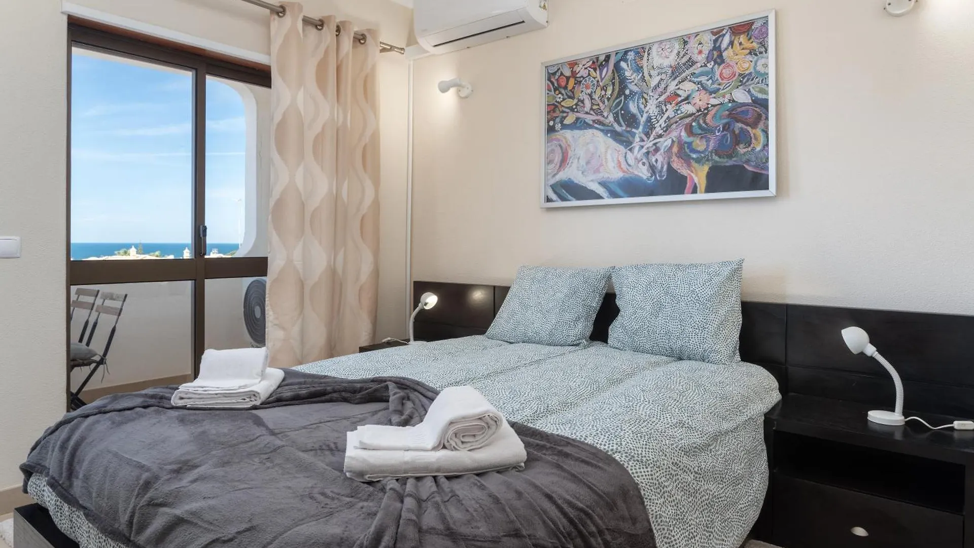 Apartment Host Wise - Bright Lovely Flat - Balcony Guia  Portugal