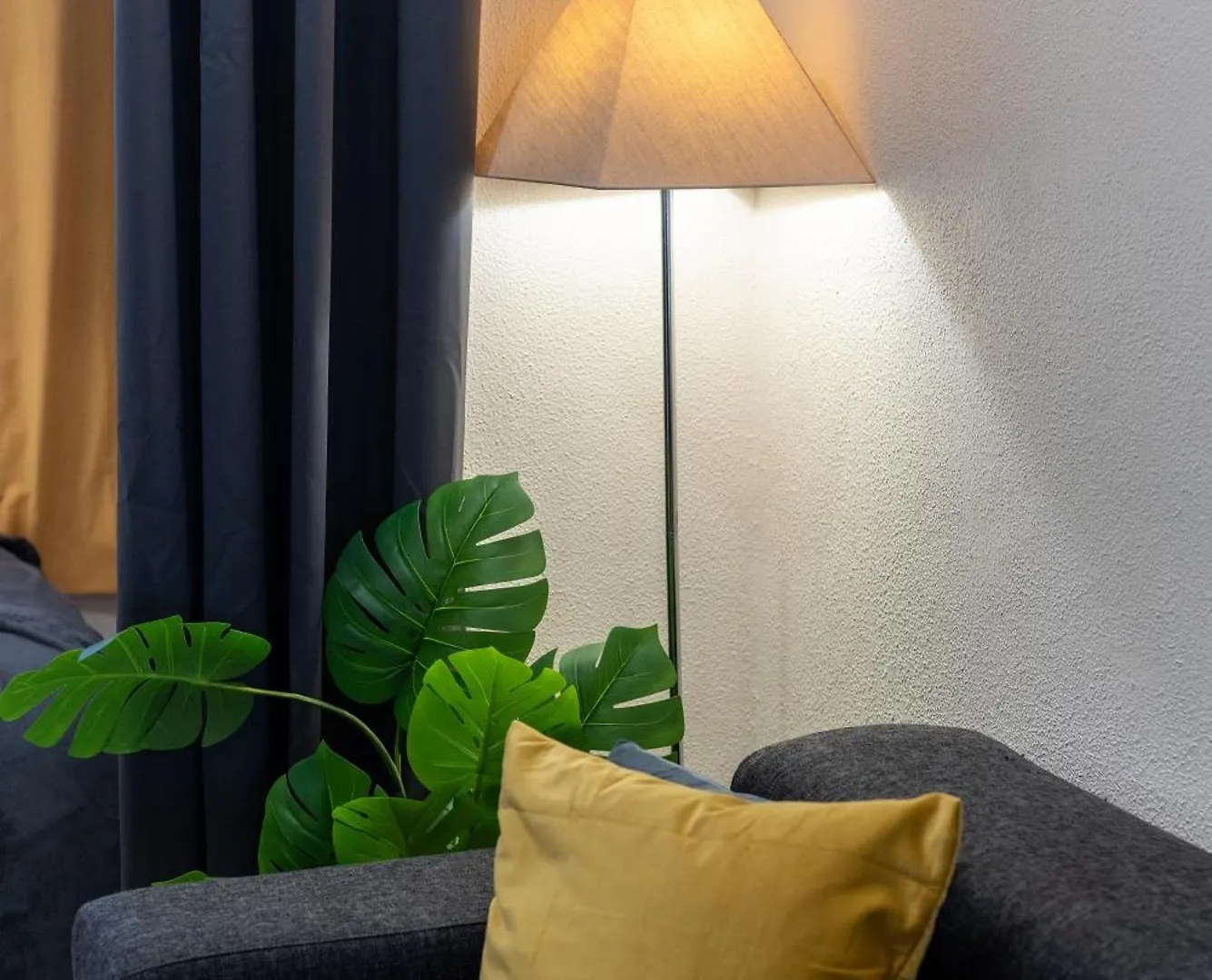 Host Wise - Bright Lovely Flat - Balcony Guia  0*, Guia (Faro)